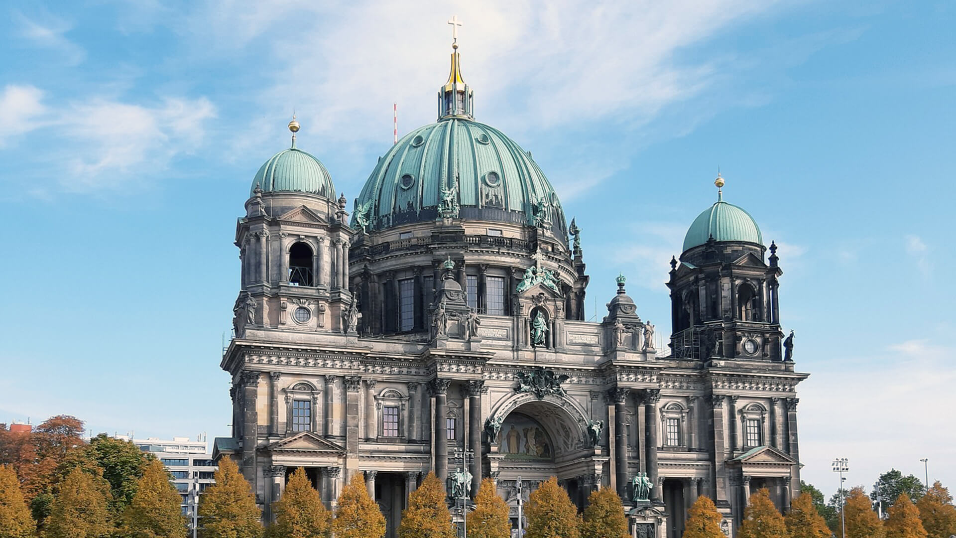 Kirchen und Kathedralen in und um Täuffelen