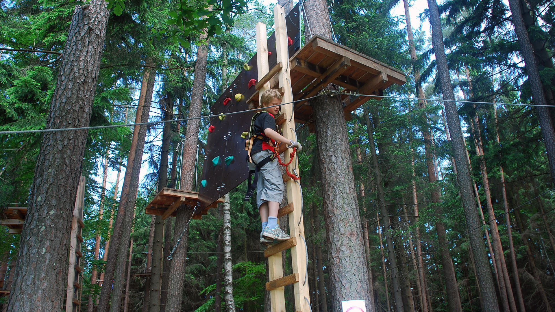 Kletterparks In Der N He Von Penthalaz Freizeitmonster