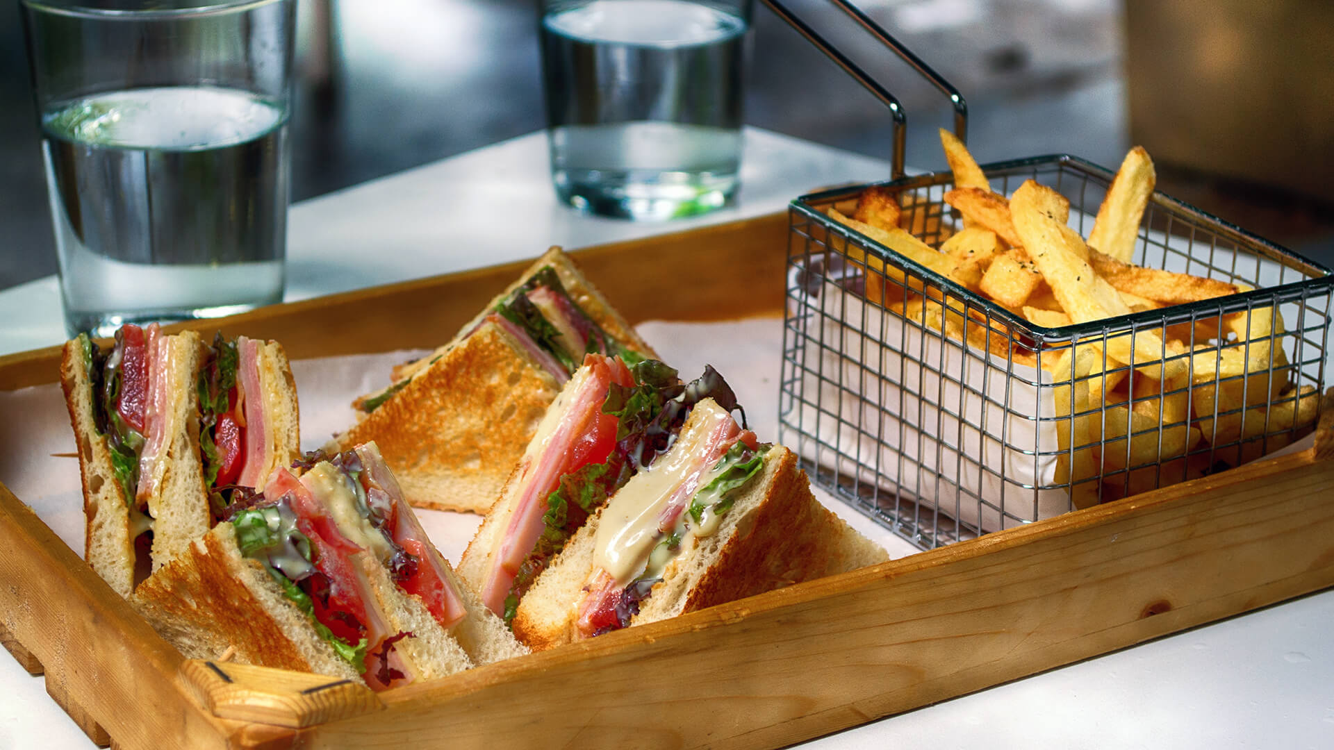 Sandwich Restaurants in Täuffelen